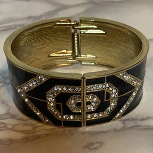 Hinged bangle cuff
